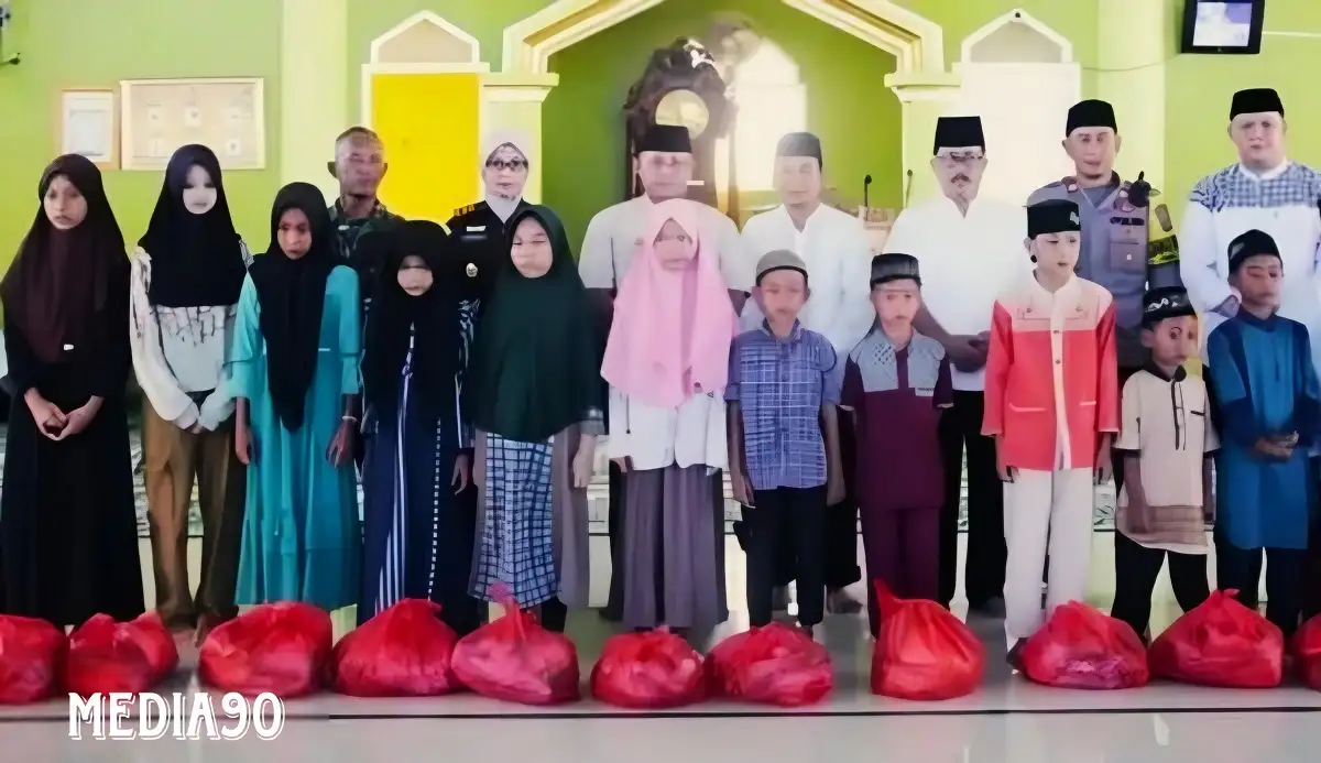 Safari Ramadan, Kunjungi Ketapang Bupati Lampung Selatan Santuni Anak Yatim Piatu