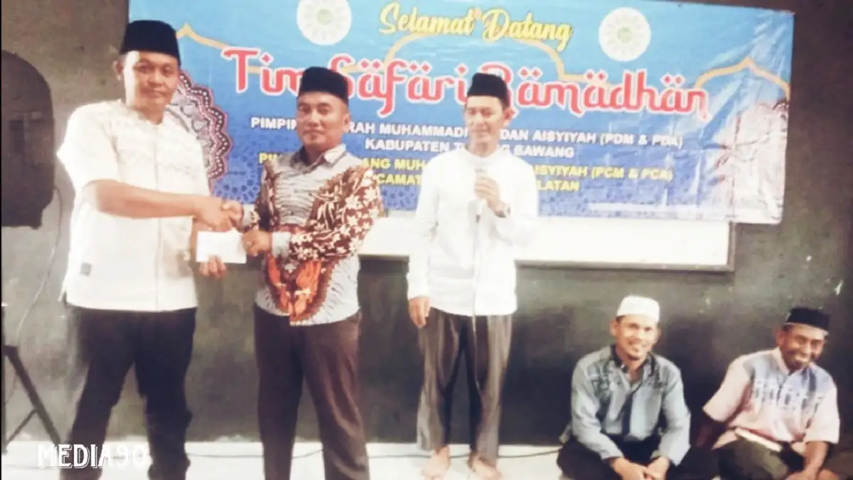 Safari Ramadan, Muhammadiyah Tulang Bawang Bantu Korban Angin Puting Beliung di Rawajitu Selatan