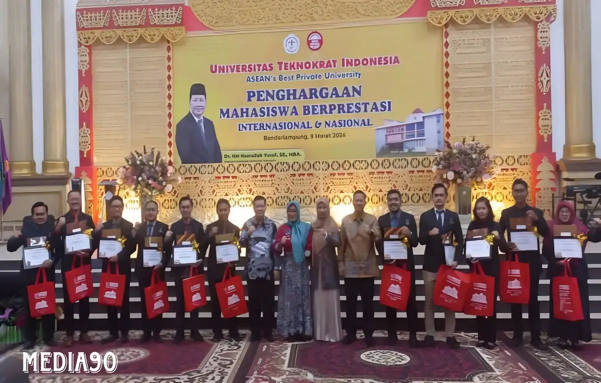 Universitas Teknokrat Indonesia Berikan Penghargaan kepada Mahasiswa dan Dosen Berprestasi Tingkat Nasional dan Internasional