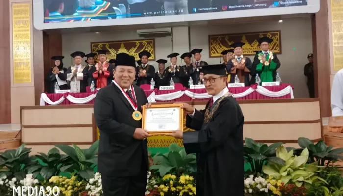 Gubernur Lampung Terima Penghargaan “Adhi Karsa Utama” dari Polinela