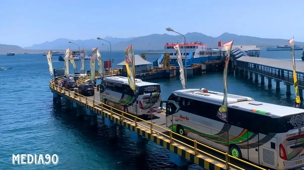 H-10 Lebaran, Mobil Pemudik Mulai Padati Penyeberangan Pelabuhan Merak Menuju Sumatera