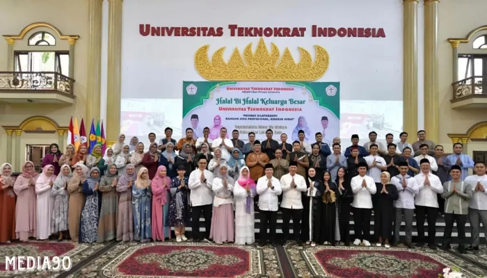 Persatuan Tanpa Tanding: Memastikan Kehangatan dan Profesionalisme pada Acara Halalbihalal Universitas Teknokrat Indonesia