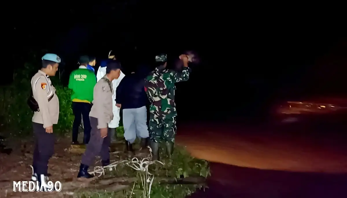 Hendak Betulkan Rakit di Sungai, Dua Warga Bandar Negeri Suoh Lampung Barat Hanyut, Satu Selamat Satu Hilang