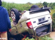 Kecelakaan di Jalan Poros Rawajitu: Isuzu Panther Berpenumpang Enam Warga Bumi Terjungkal di Daerah Dipasena Jaya BNIL