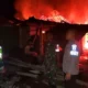 Kebakaran Hanguskan Satu Rumah dan Dua Ruko Sembako di Pasar Tridatu Lampung Timur, Kerugian Rp400 Juta