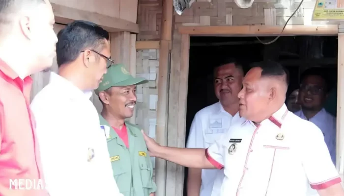 Transformasi Melalui Geserbu: Bupati Lampung Selatan Beraksi, Dua Rumah Tak Layak Huni di Sumur Kumbang Dibedah