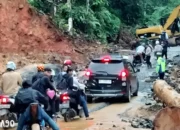 Kepadatan Lalu Lintas di KM 17 Lampung Barat Akibat Longsor, Polisi Terapkan Sistem Buka-Tutup untuk Kendaraan, Waspada Ancaman Longsor Berulang