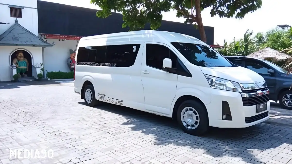 Rental Mobil Sragen Murah Lepas Kunci