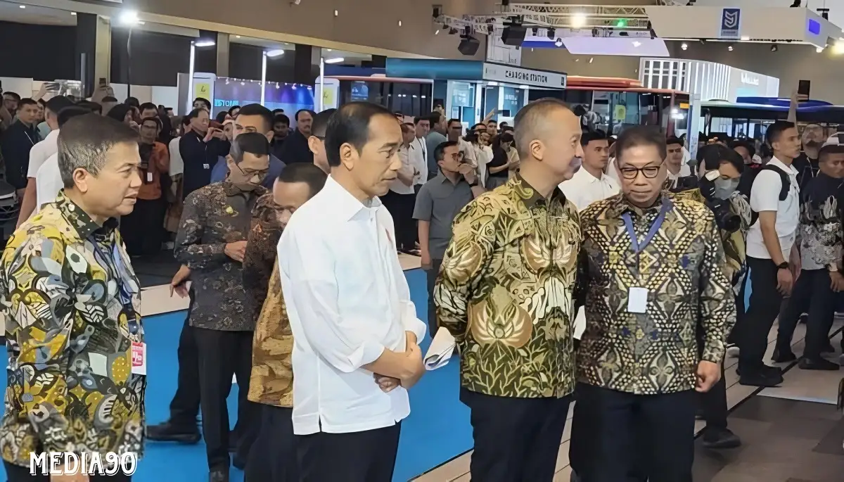 Jokowi Sebut Pabrik Baterai Di Indonesia Akan Beroperasi Juni 2024