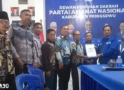 Mantan Wakil Bupati Fauzi Ambil Formulir Pendaftaran Calon Bupati Pringsewu di PAN