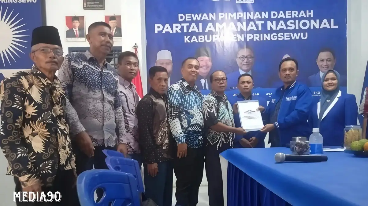 Mantan Wakil Bupati Fauzi Ambil Formulir Pendaftaran Calon Bupati Pringsewu di PAN