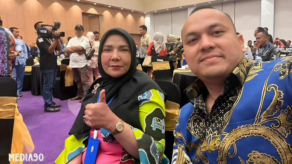 Eva Dwiana - Rezki Duduk dan Foto Bareng di Ramah Tamah Demokrat, Sinyal Koalisi di Pilkada Bandar Lampung