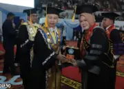 Pengajar Manajemen IIB Darmajaya Raih Predikat Lulusan Terbaik Ketiga di Wisuda Unila