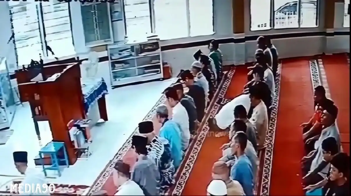 Innalillahi, Jamaah Masjid di Metro Wafat di Sujud Terakhir saat Salat Zuhur Berjamaah