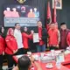 PDIP Beri Surat Tugas ke Pasangan Nanda Indira - Antonius Maju di Pilkada Pesawaran 2024