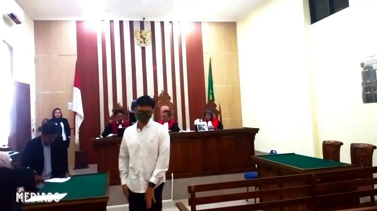 Skandal Perwira Polda Lampung Kompol Hendy dengan Pemandu Lagu Karaoke Divonis Empat Bulan Penjara