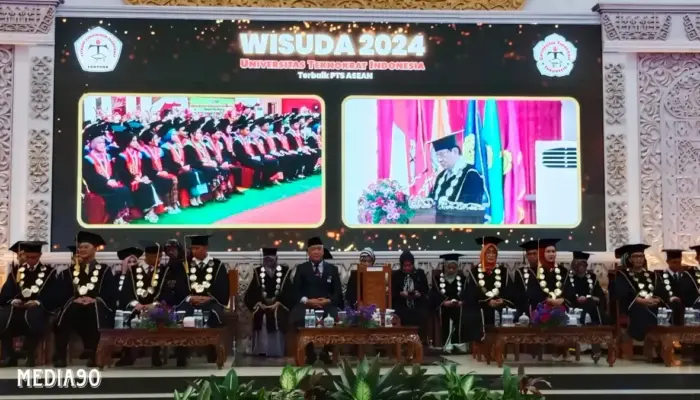 Teknokrat Indonesia Selenggarakan Wisuda 2024, Rektor: Cetak Lulusan Berpikir Akademis