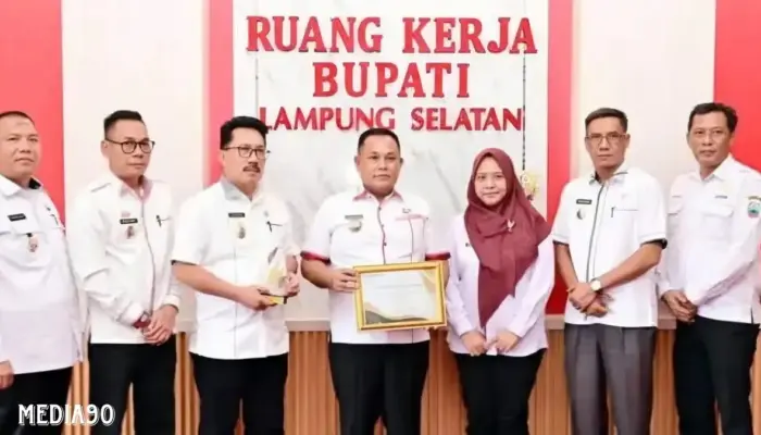 Pemkab Lampung Selatan Raih Penghargaan Ketiga Terbaik UHC dengan Capaian 99 Persen
