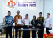 Universitas Teknokrat Indonesia Mendonasikan Alat Riset Stadiometer ke RSIA Mutiara Putri