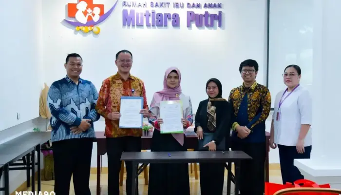 Universitas Teknokrat Indonesia Mendonasikan Alat Riset Stadiometer ke RSIA Mutiara Putri