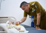 Bupati Pesawaran Tinjau Kondisi Bayi Laila Korban Luka Bakar di RSUD Pesawaran