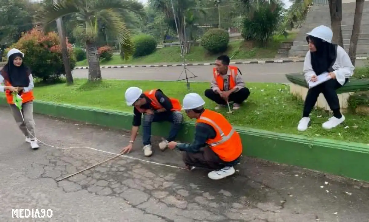 Polinela Terapkan Teknologi Terkini dalam Analisis Kerusakan Jalan Kampus