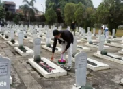 Tunas Honda Lampung Ziarah ke Makam Pahlawan dan Beri Bantuan ke Veteran dalam Rangka HUT ke-79 RI