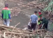 Antisipasi Banjir Saat Hujan, Pemkot Bandar Lampung Kerahkan Satgas Kali Bersihkan Sampah Sungai Siang Malam