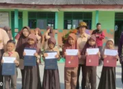 SDN 1 Bumi Dipasena Mulya Tulang Bawang Bagi Rapor Semester, Pemerintah Kampung Beri Beasiswa ke Siswa Berprestasi