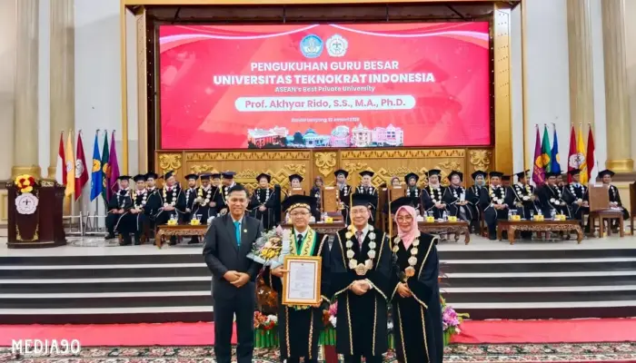 Prof. Akhyar Rido, Guru Besar Universitas Teknokrat Indonesia, Berikan Orasi Ilmiah Keilmuan