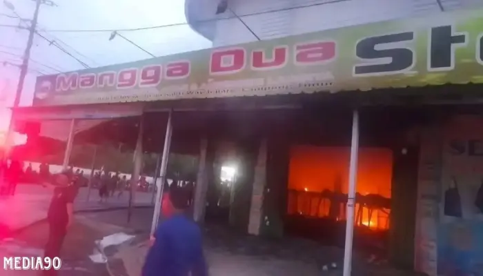 Toko Pakaian Mangga Dua di Way Jepara Lampung Timur Ludes Dilalap Api pada Jumat Dinihari