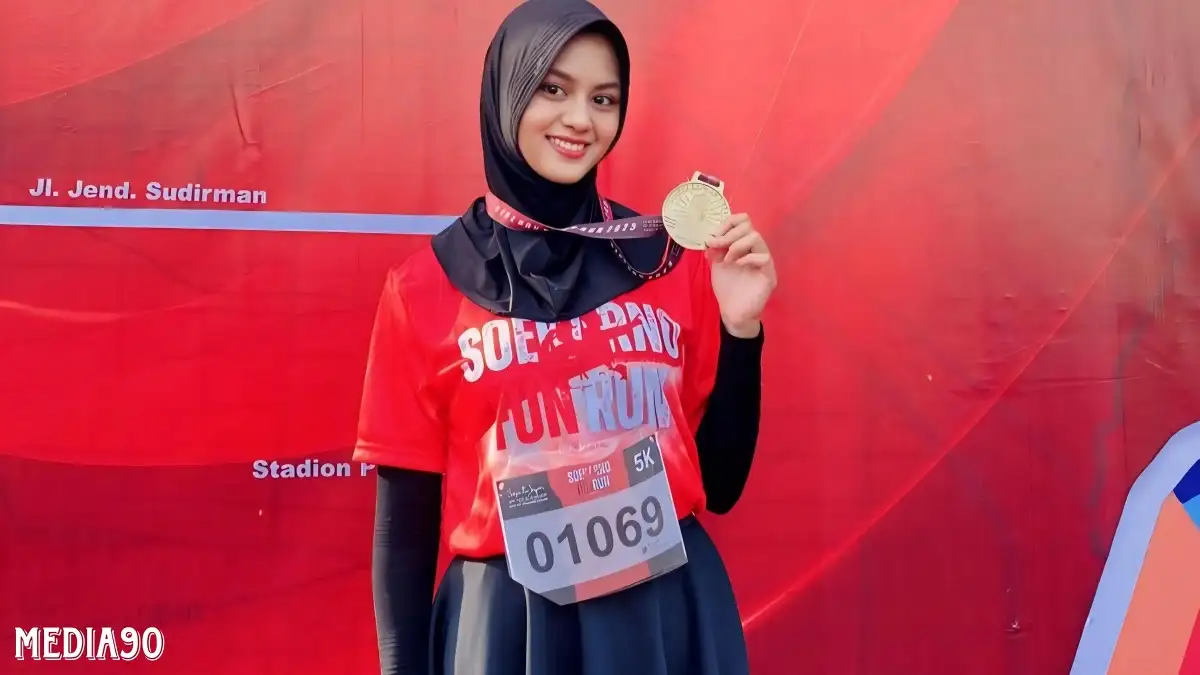 Motivasi Gen Z Untuk Giat Olahraga, Runner Up Putri Hijabfluencer Lampung 2024 Azzahra Ikuti Soekarno Fun Run 5K PDIP Lampung