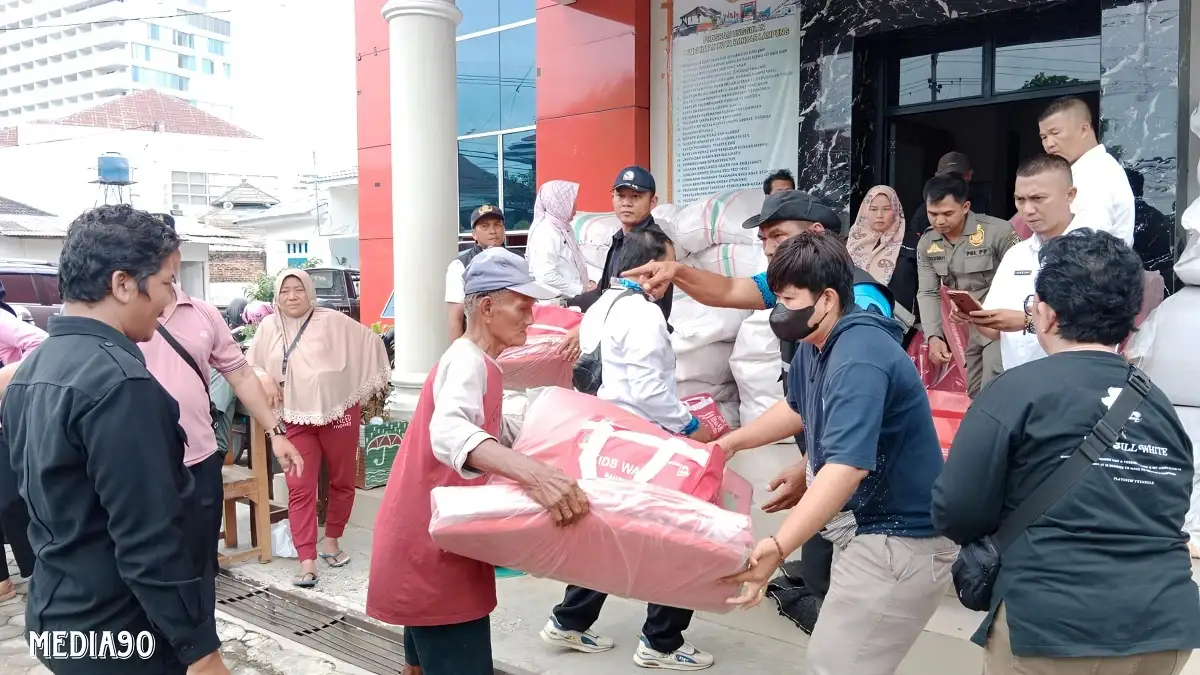 Pemkot Bandar Lampung Mulai Salurkan Paket Bantuan dari Kementerian Sosial RI ke Para Korban Banjir