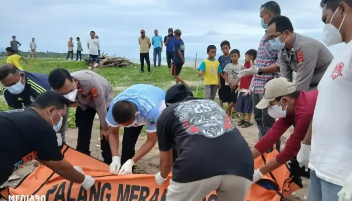 Jenazah Pria Tanpa Identitas Ditemukan Tewas di Muara Sungai Pantai Keramat Sidomulyo, Lampung Selatan