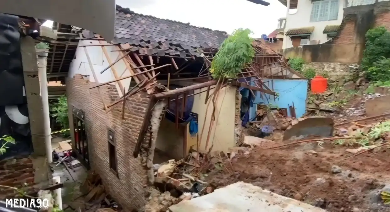 Hujan Deres Guyur Bandar Lampung, Pasutri di Gedong Air ini Meninggal Tertimpa Tanah Longsor