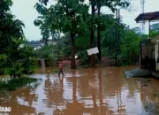 Kiriman dari Kemiling, Sungai Way Kandis Kembali Meluap, Sebagian Rumah Warga Perumahan Glora Persada Rajabasa Banjir