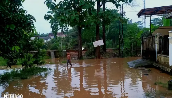 Kiriman Air dari Kemiling: Sungai Way Kandis Meluap Lagi, Rumah di Perumahan Glora Persada Rajabasa Terendam Banjir