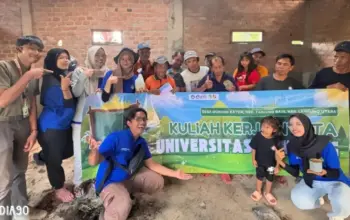 Mahasiswa KKN Unila Edukasi Warga di Lampung Utara Olah Limbah Durian dan Gulma Jadi Herbisida Alami dan Kompos