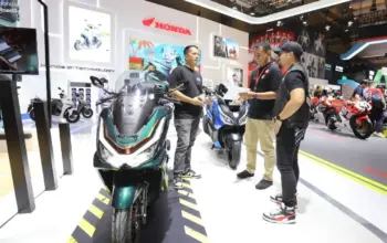 Motor New Honda PCX160 Jadi Idola Konsumen IIMS 2025, Diborong 156 Konsumen