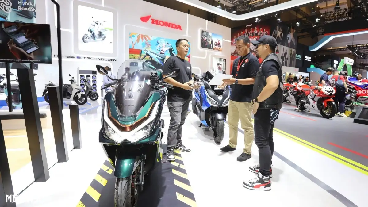 Motor New Honda PCX160 Jadi Idola Konsumen IIMS 2025, Diborong 156 Konsumen