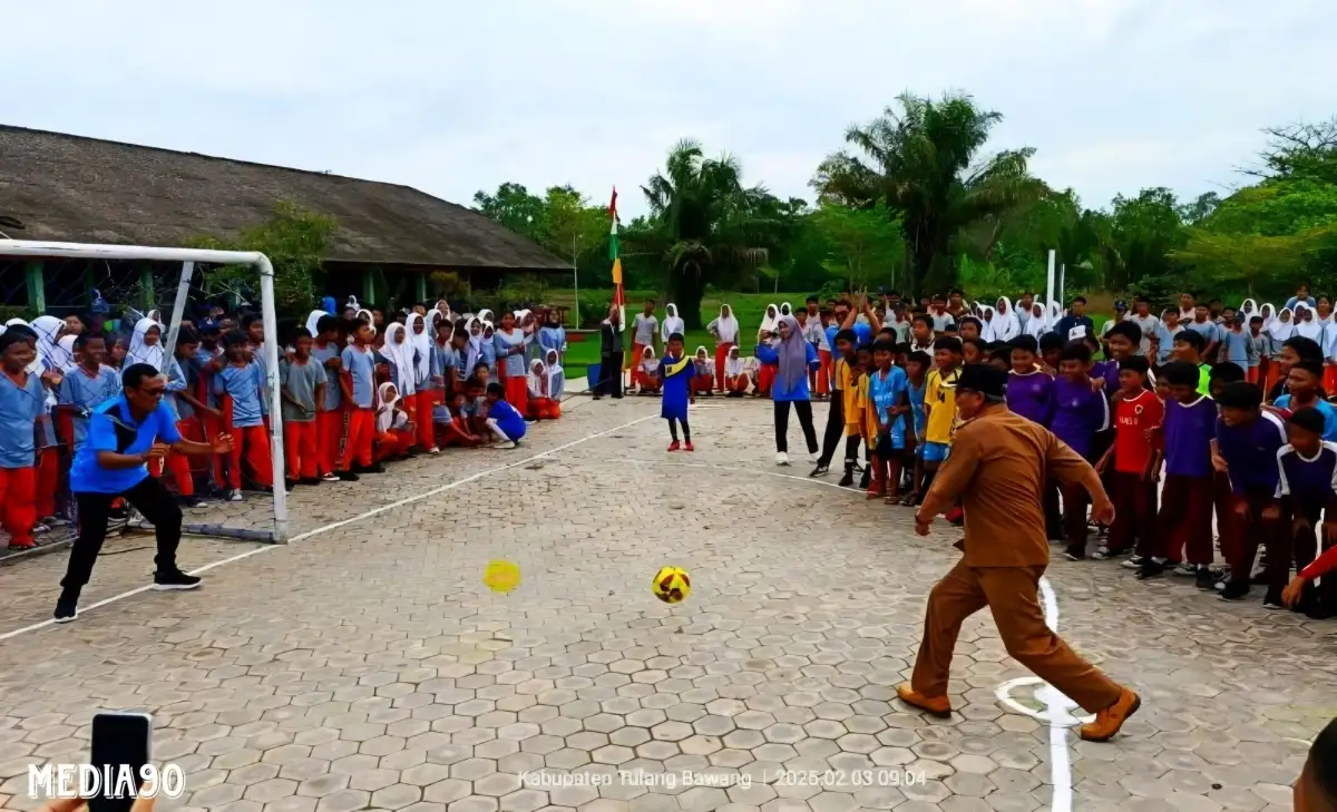 SMPN 1 Rawajitu Timur Gelar Turnamen Futsal Cup 4, 13 Tim Berlaga Rebut Trofi Bergilir