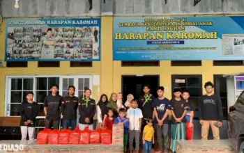 Kepedulian di Bulan Suci, Yayasan Alfian Husin dan Sedulur Mirza Bagikan Nasi Kotak untuk Panti Asuhan dan Warga Bandar Lampung