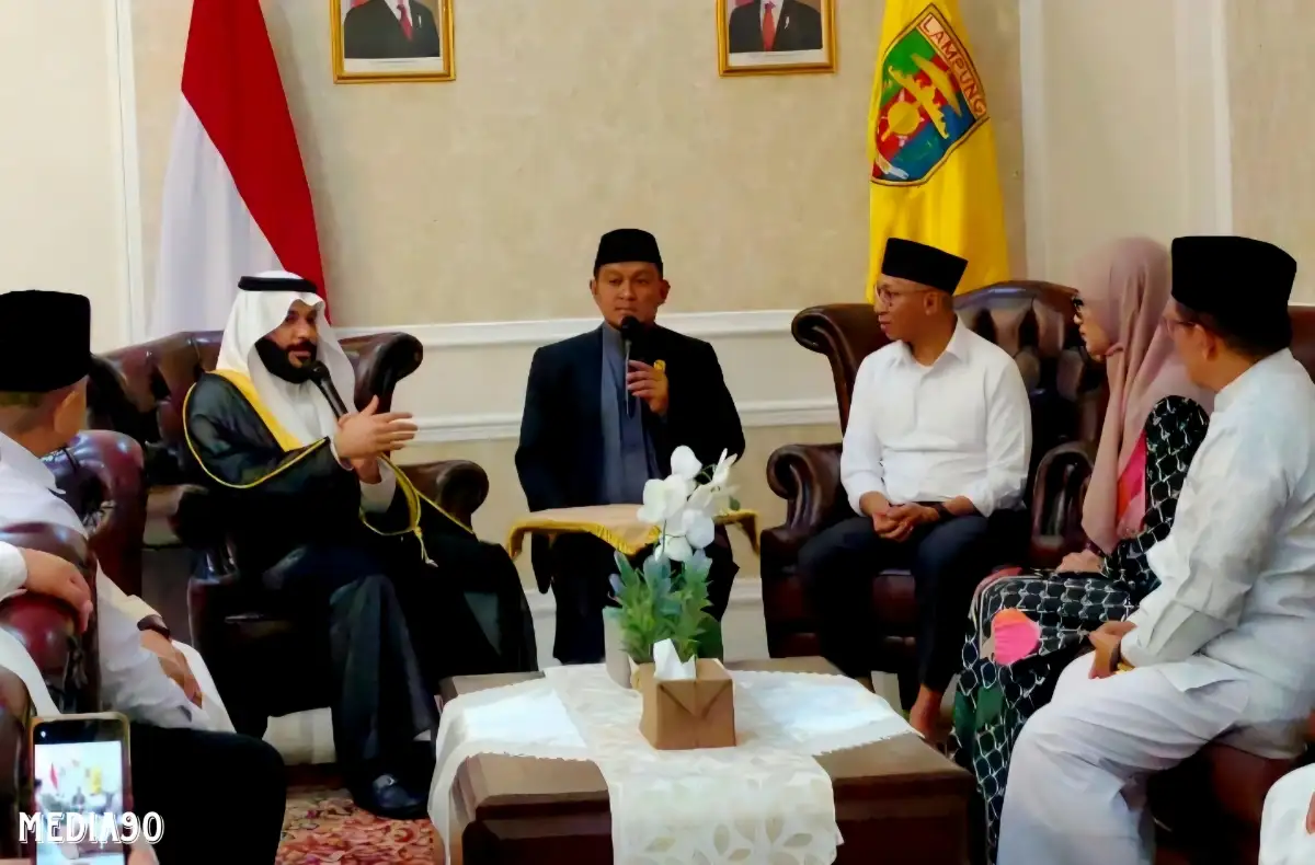 Safari Ramadan ke Lampung, Imam Besar Masjidil Haram Syaikh Abdurrahman Al-Ausy Tamu Pertama Gubernur Mirza