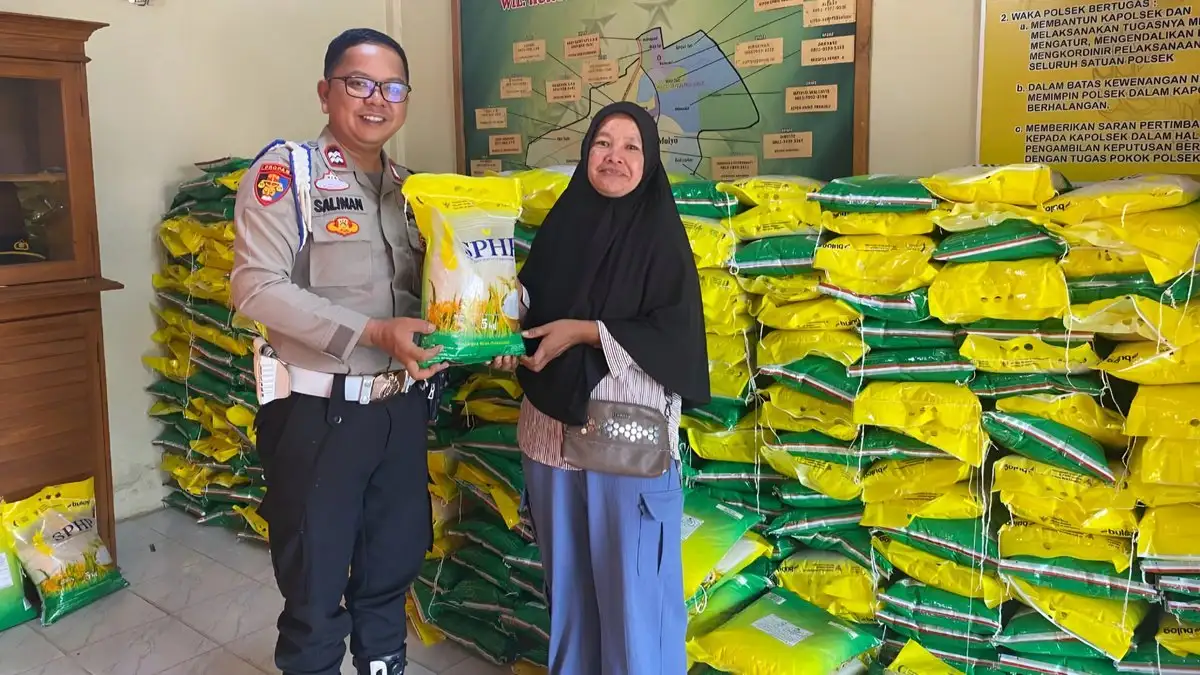 Jaga Stabilitas Harga, Polsek Tanjung Bintang Salurkan Beras Harga Terjangkau ke Warga